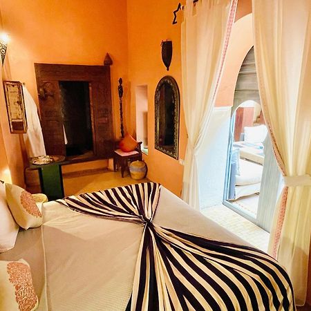 Exclusive And Stylish 4-Bedroom Riad With Plunge Pool Марракеш Экстерьер фото