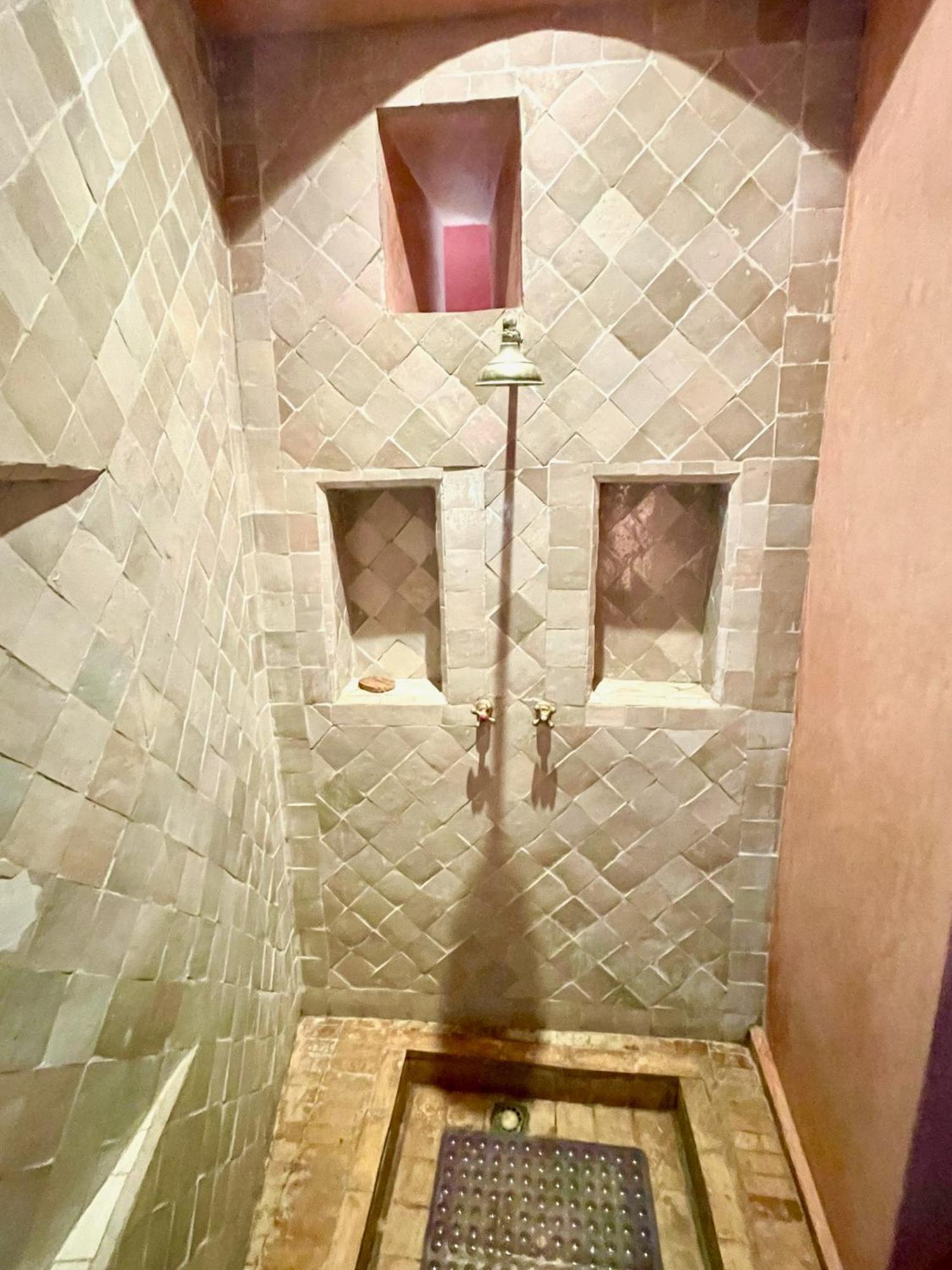 Exclusive And Stylish 4-Bedroom Riad With Plunge Pool Марракеш Экстерьер фото